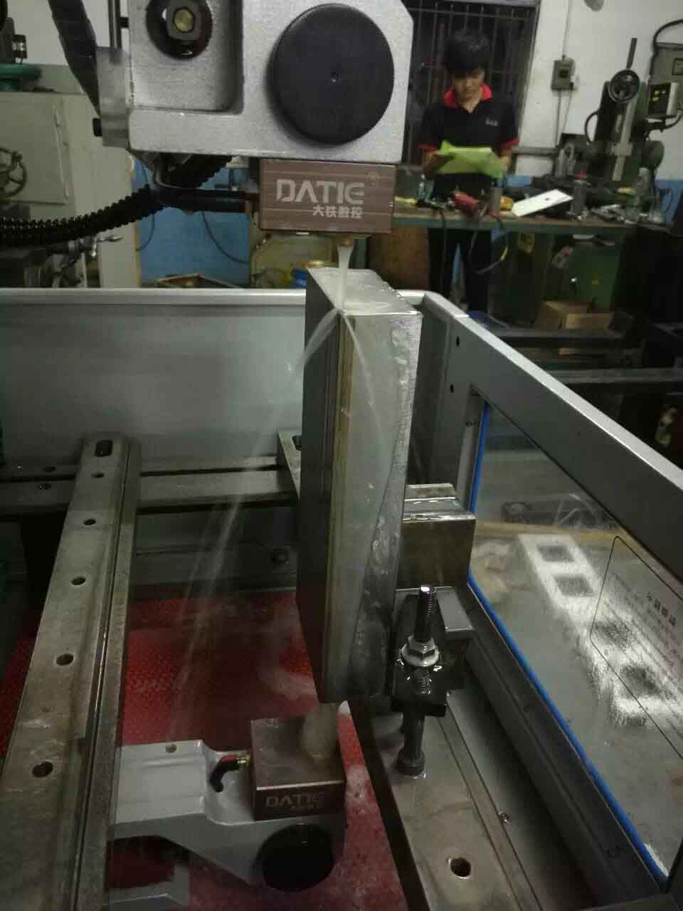 線(xiàn)切割機床加工流程步驟